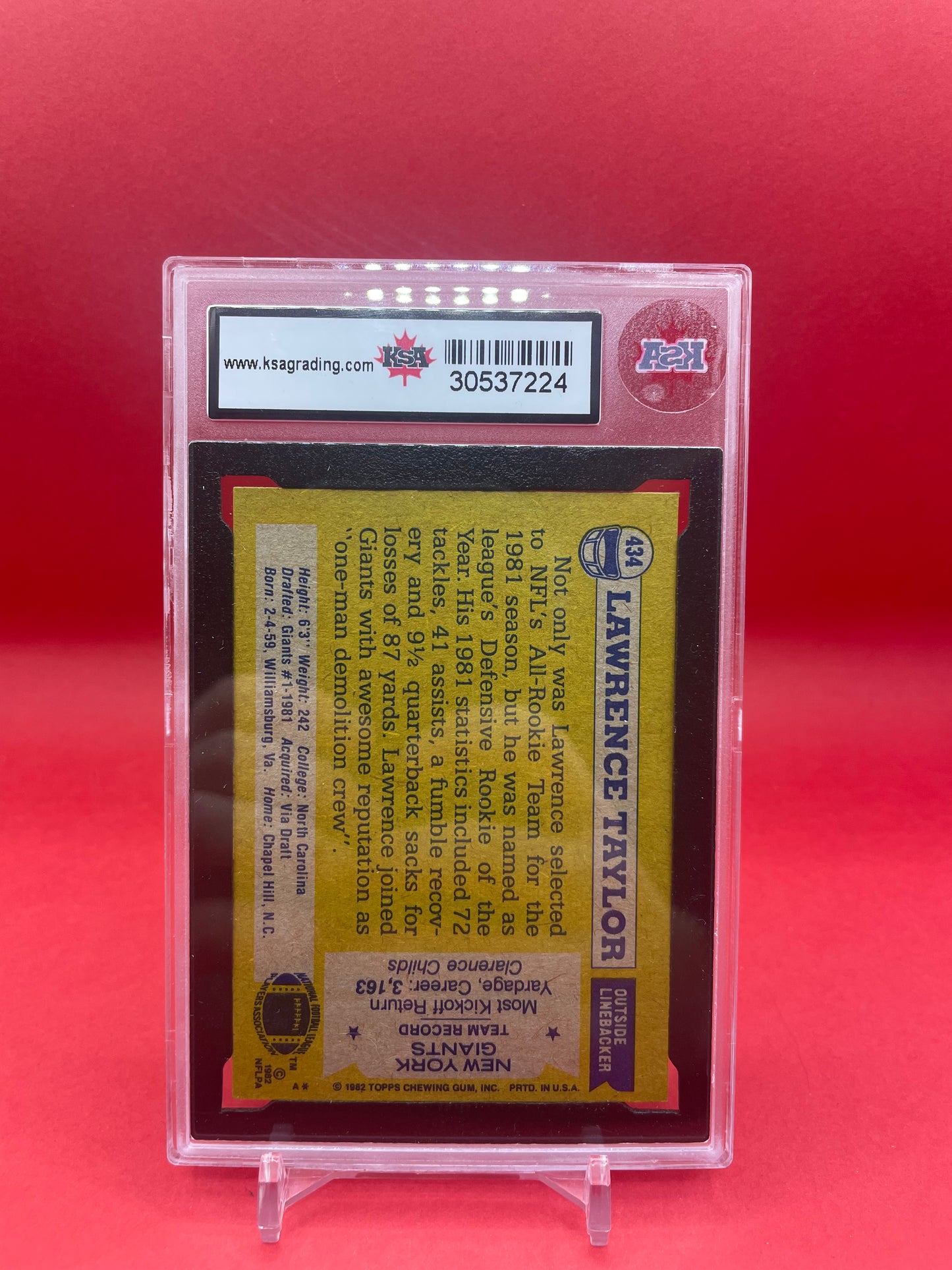 1982 LAWRENCE TAYLOR TOPPS ROOKIE CARD- KSA 8 NMM